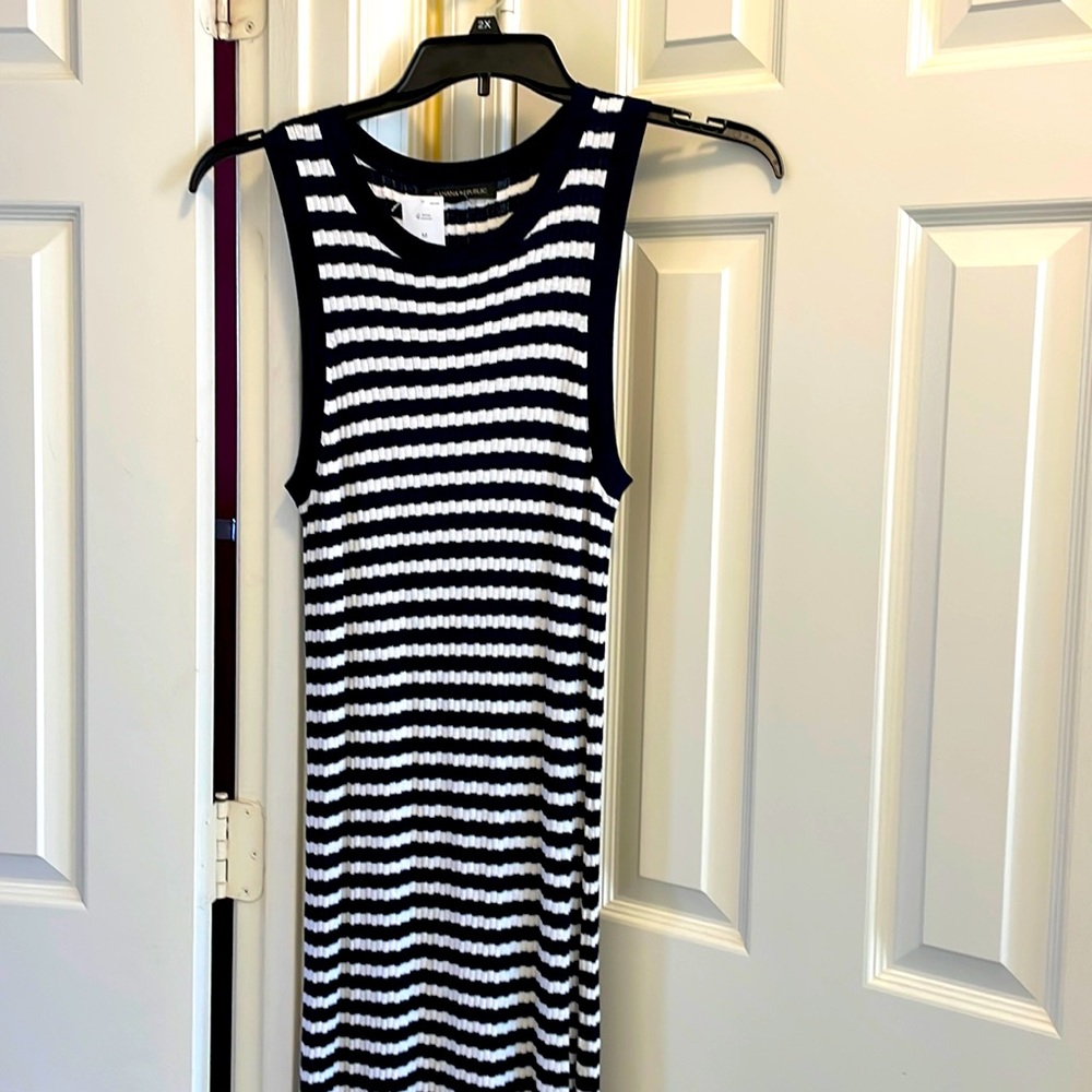 NWT Banana Republic navy blue and white long dress. Soft and flattering Size M